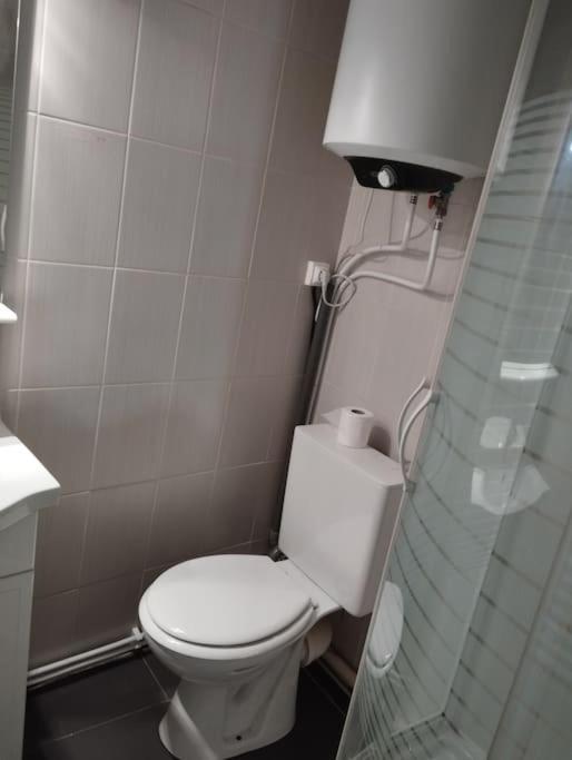 Studio Equipe Proche Aeroport Paris Cdg Apartment Vemars Exterior foto