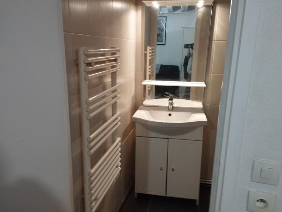 Studio Equipe Proche Aeroport Paris Cdg Apartment Vemars Exterior foto
