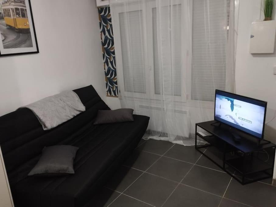 Studio Equipe Proche Aeroport Paris Cdg Apartment Vemars Exterior foto