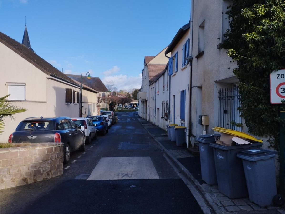 Studio Equipe Proche Aeroport Paris Cdg Apartment Vemars Exterior foto